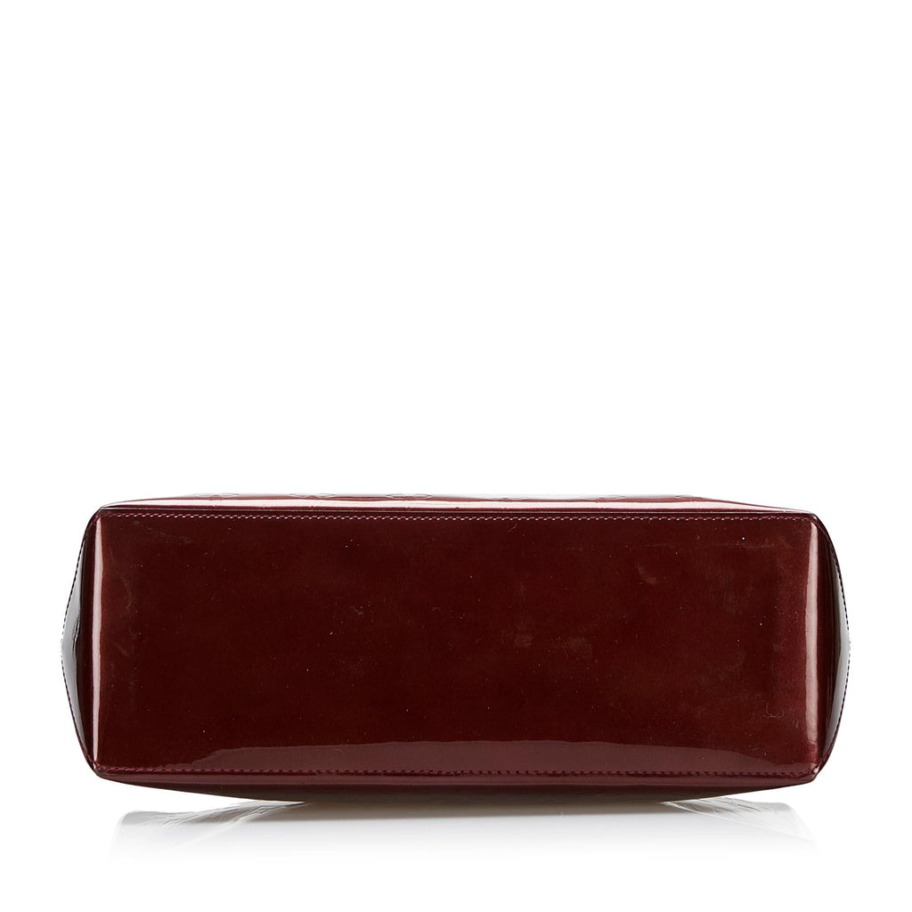 Louis Vuitton Monogram Vernis Wilshire PM (SHG-3zphEv)