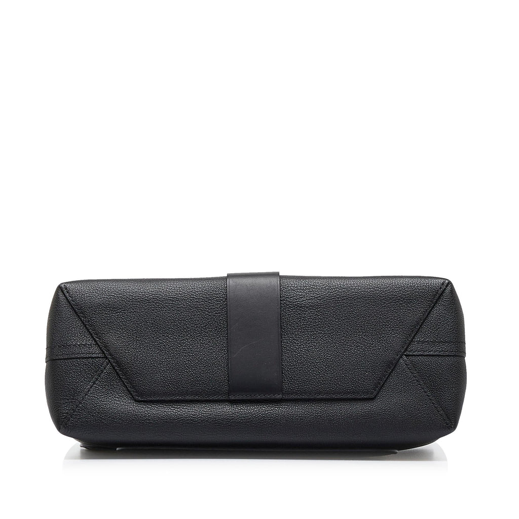 Louis Vuitton Monogram Very One Handle (SHG-VxcI9k)