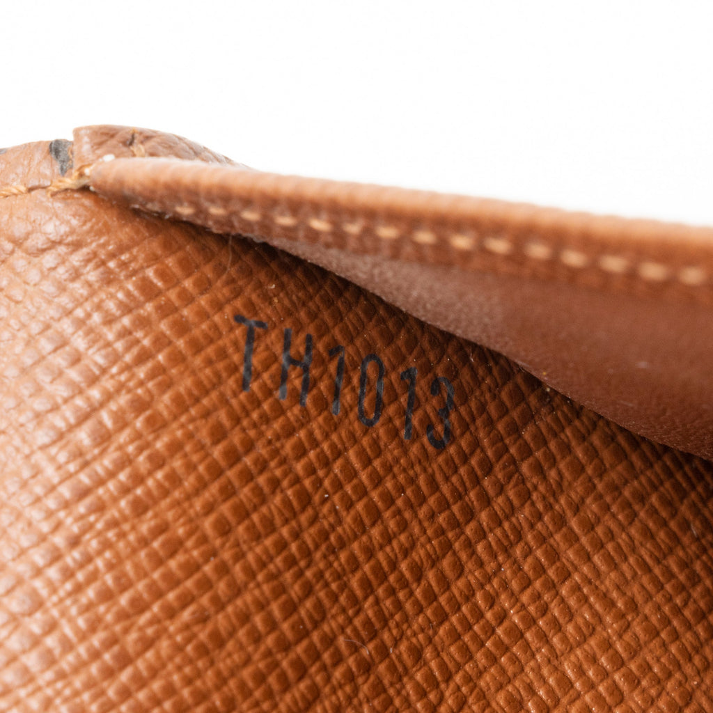 Louis Vuitton Vintage Monogram Canvas Porte Tresor International Wallet (SHF-VIGaP0)