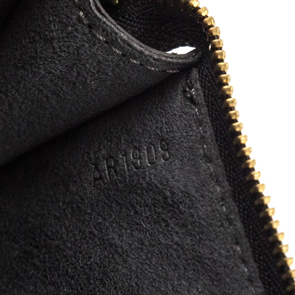 Louis Vuitton Black Epi Vintage Pochette Accessoires 24 Bag