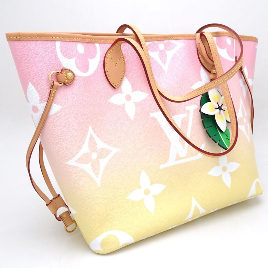 Louis Vuitton Neverfull MM By The Pool