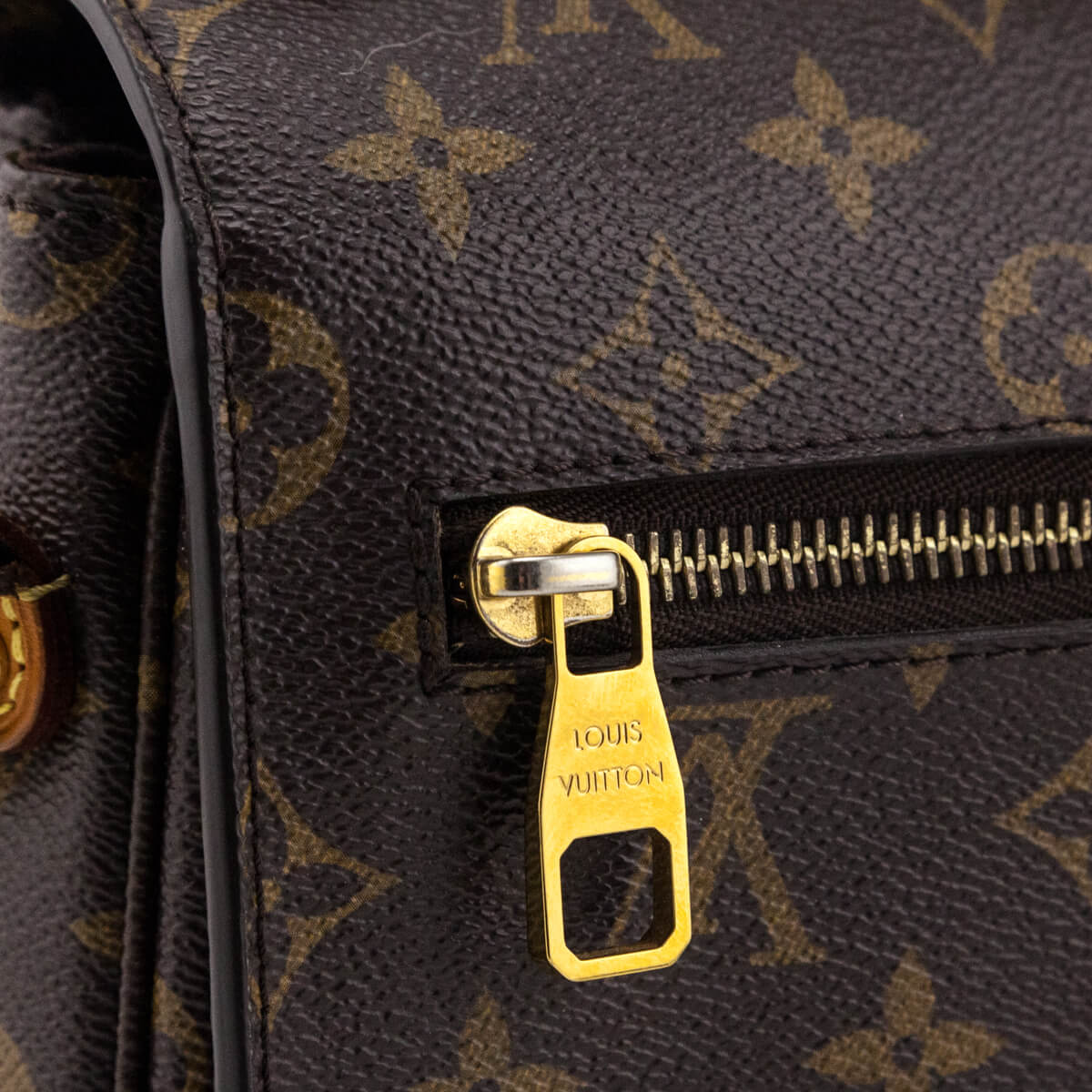 Louis Vuitton Monogram Pochette Metis