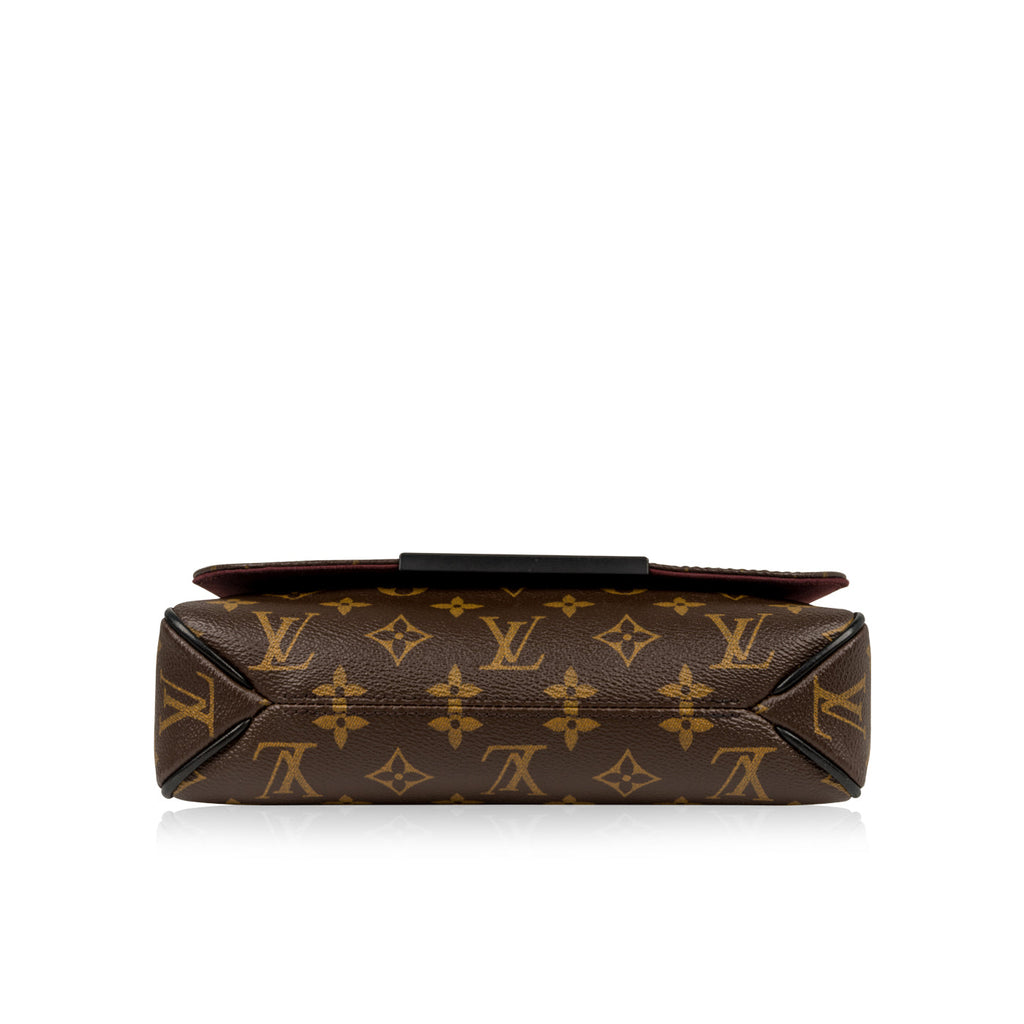 Louis Vuitton District PM - Monogram Canvas