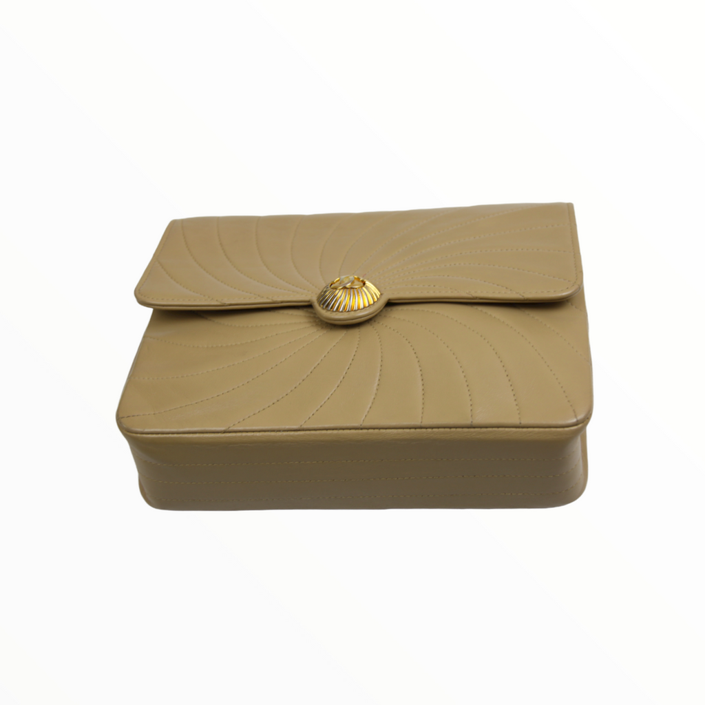 Chanel cream bag with CC logo buttons - 1990s