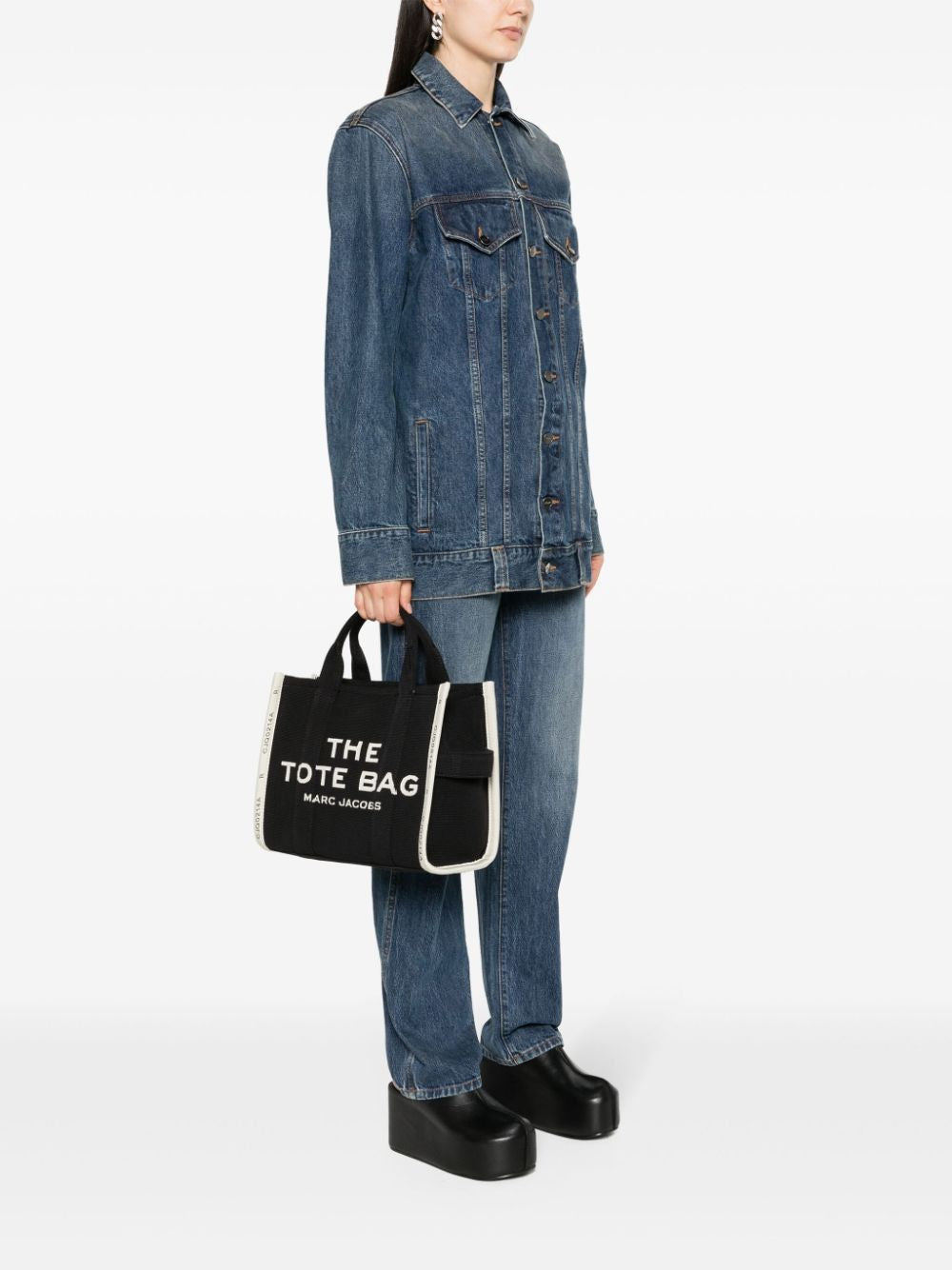 THE MEDIUM TOTE