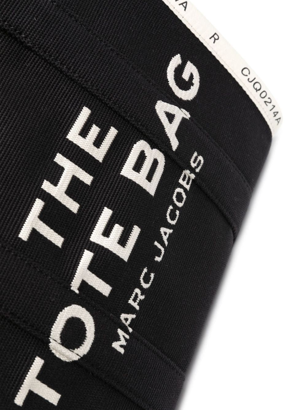 THE MEDIUM TOTE