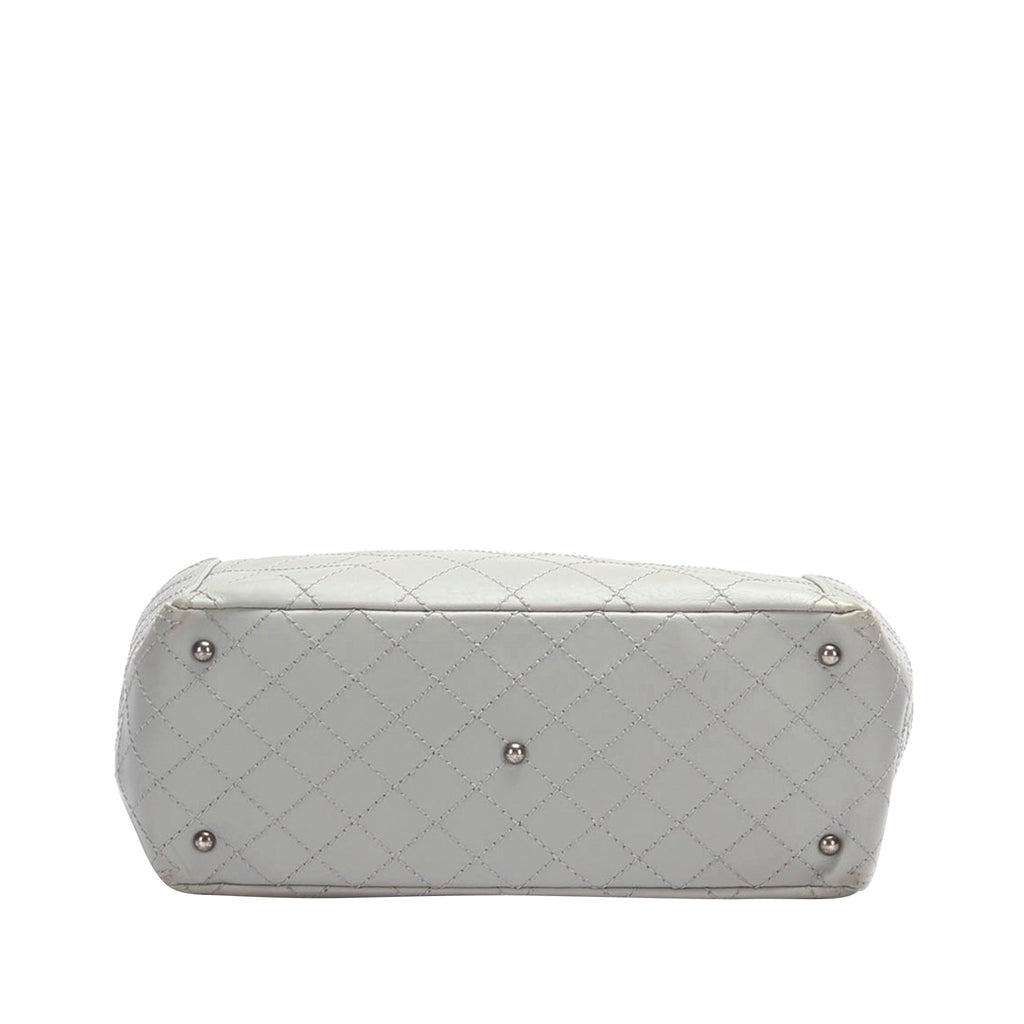 Chanel CC Pocket Handbag White Chevron Lambskin Silver