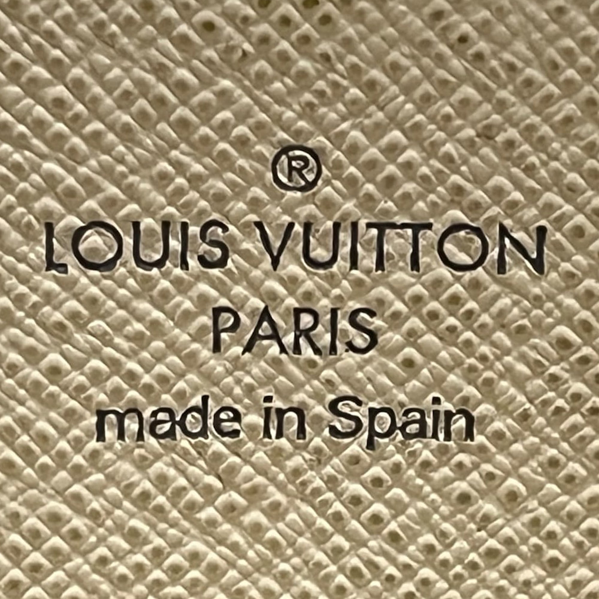White Louis Vuitton Damier Azur Zippy Wallet