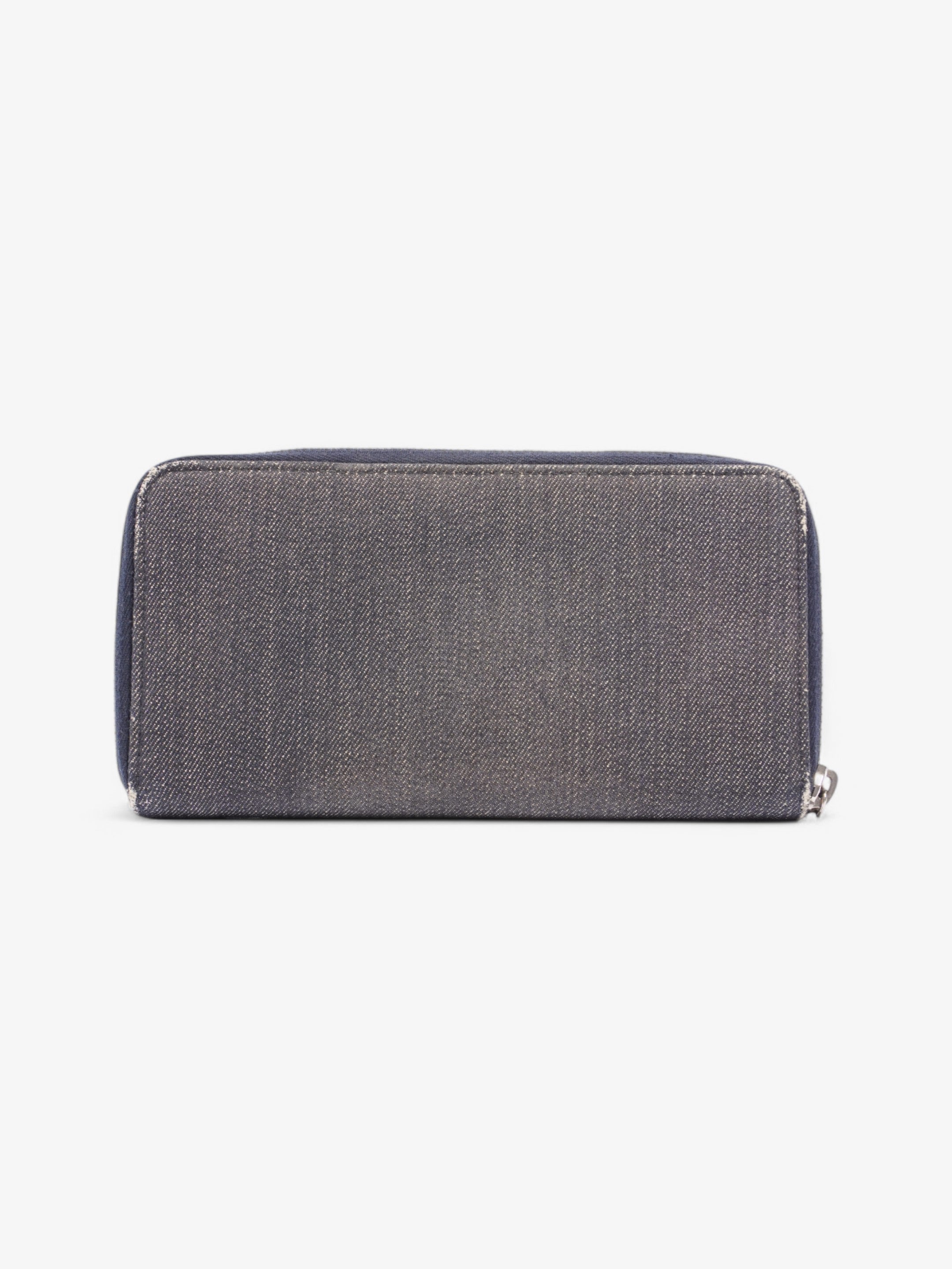 Chanel Chanel Zip Purse Navy / White Denim