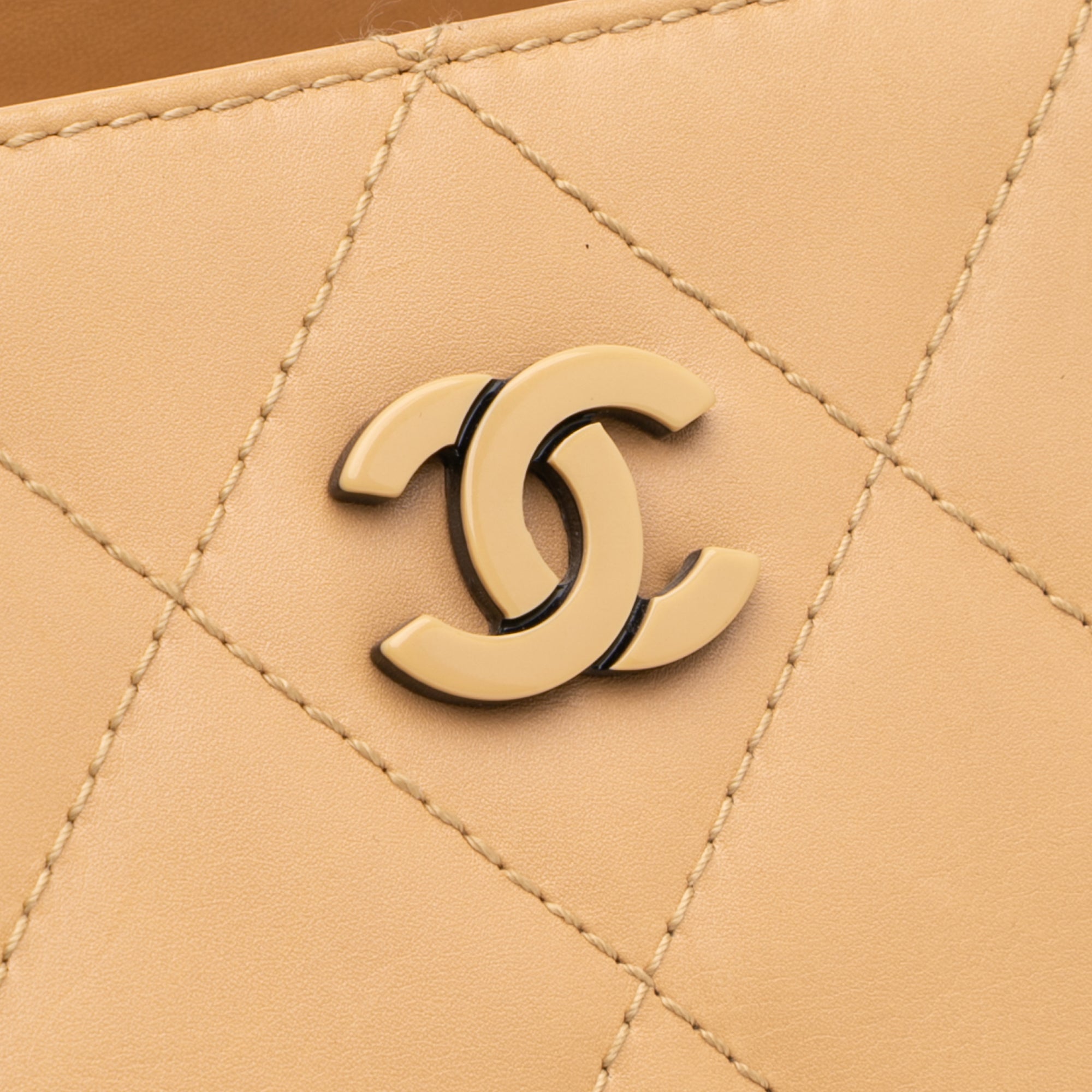 Chanel Cc Quilted Lambskin Chain Shoulder Bag