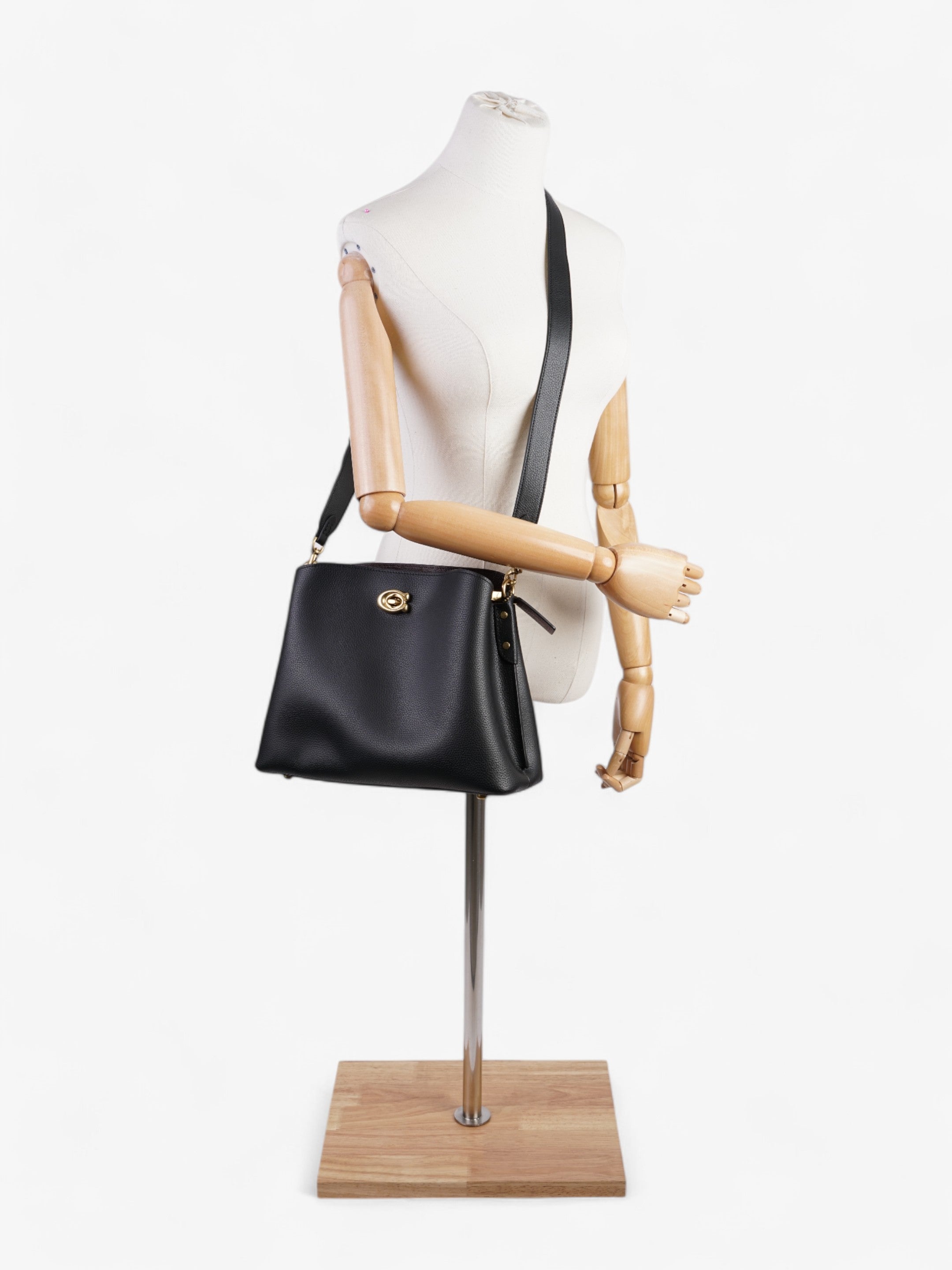 Coach Willow Bucket Bag Black Grained Leather