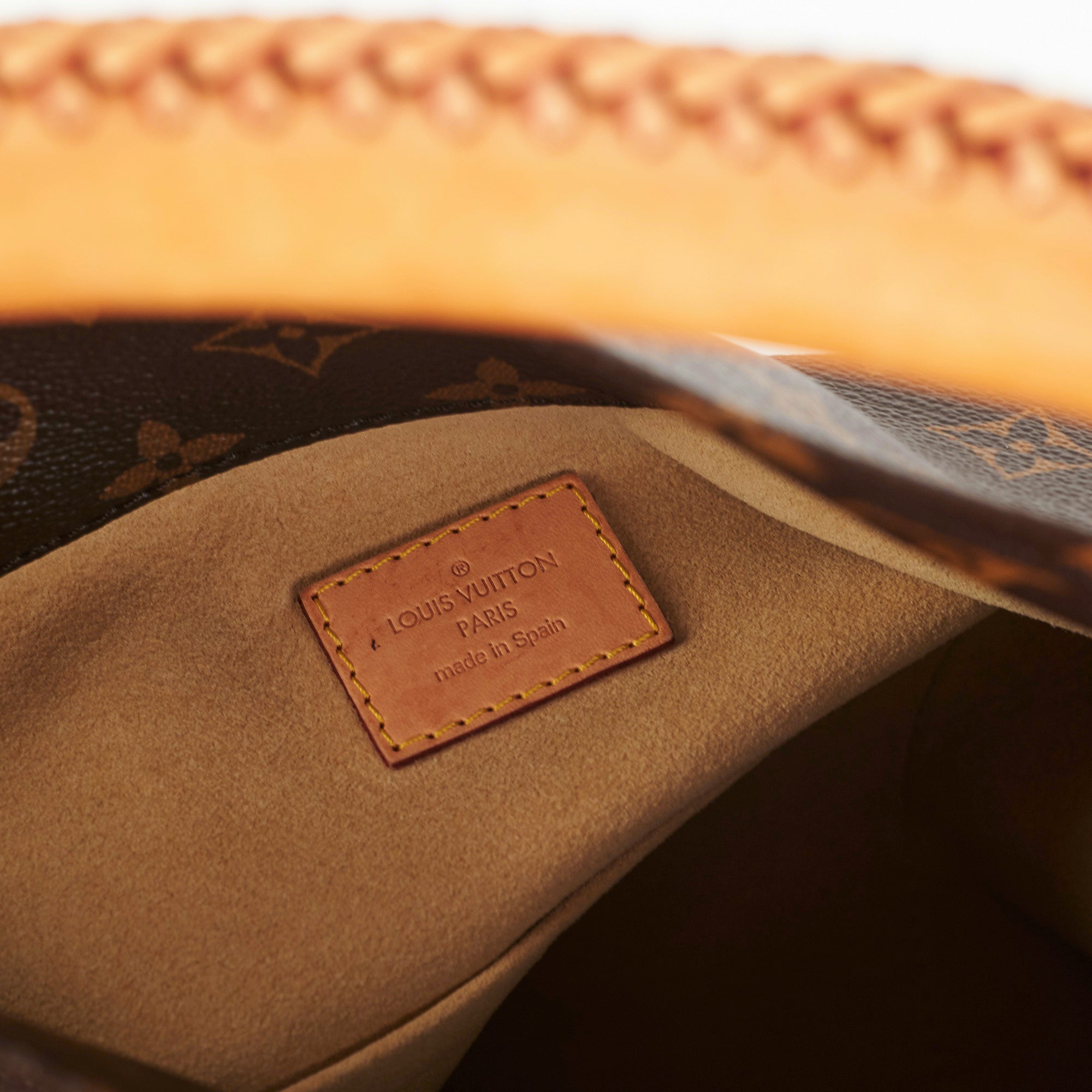 Louis Vuitton Artsy MM Monogram