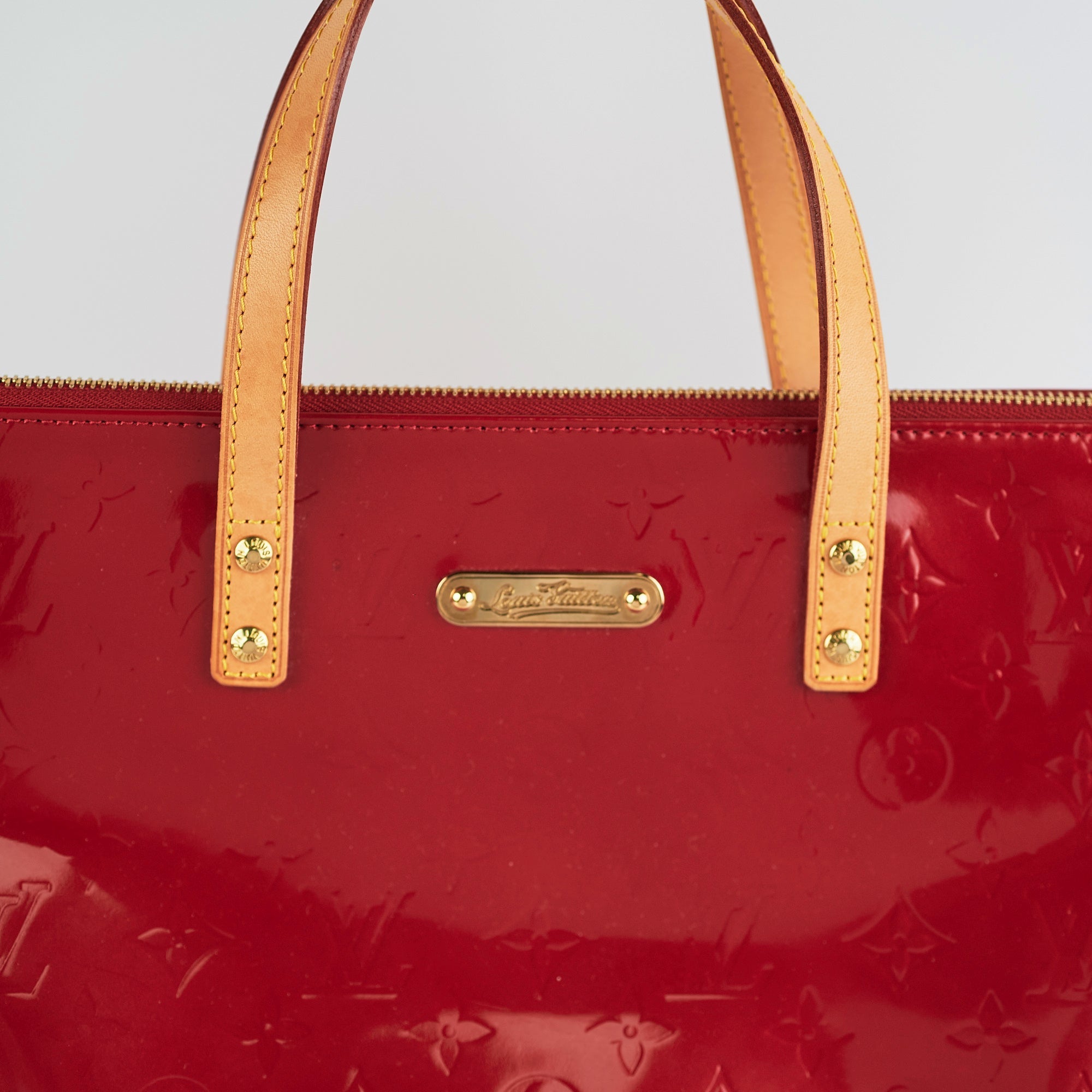 Louis Vuitton Bellevue PM Vernis Red