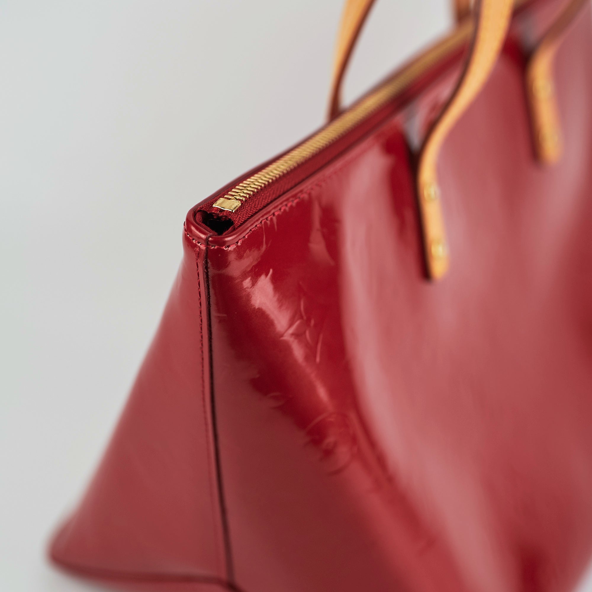Louis Vuitton Bellevue PM Vernis Red