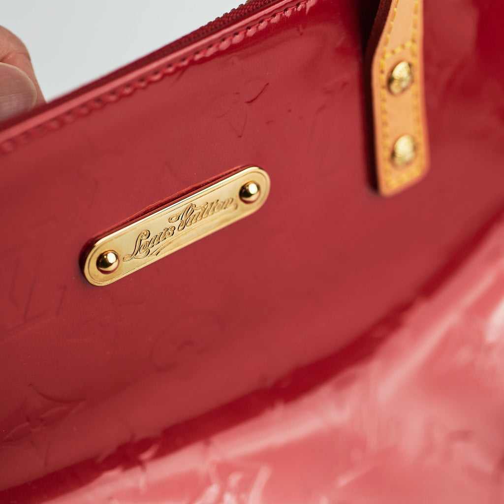 Louis Vuitton Bellevue PM Vernis Red