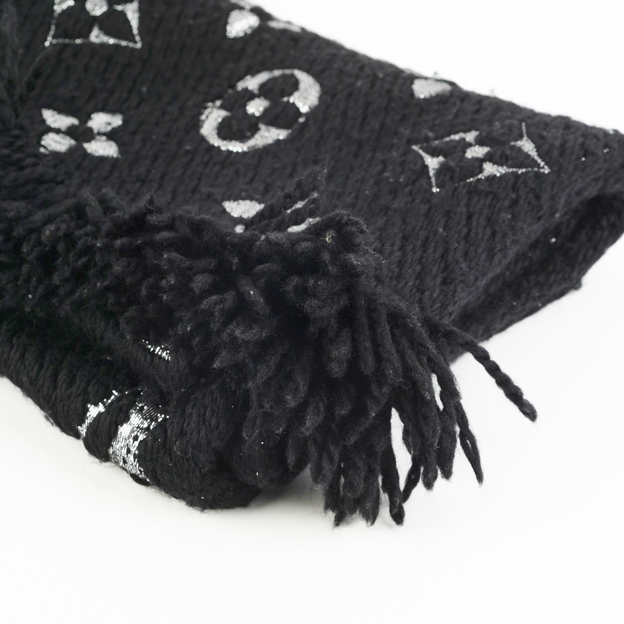 Louis Vuitton Wool Scarf Black/Metallic Silver