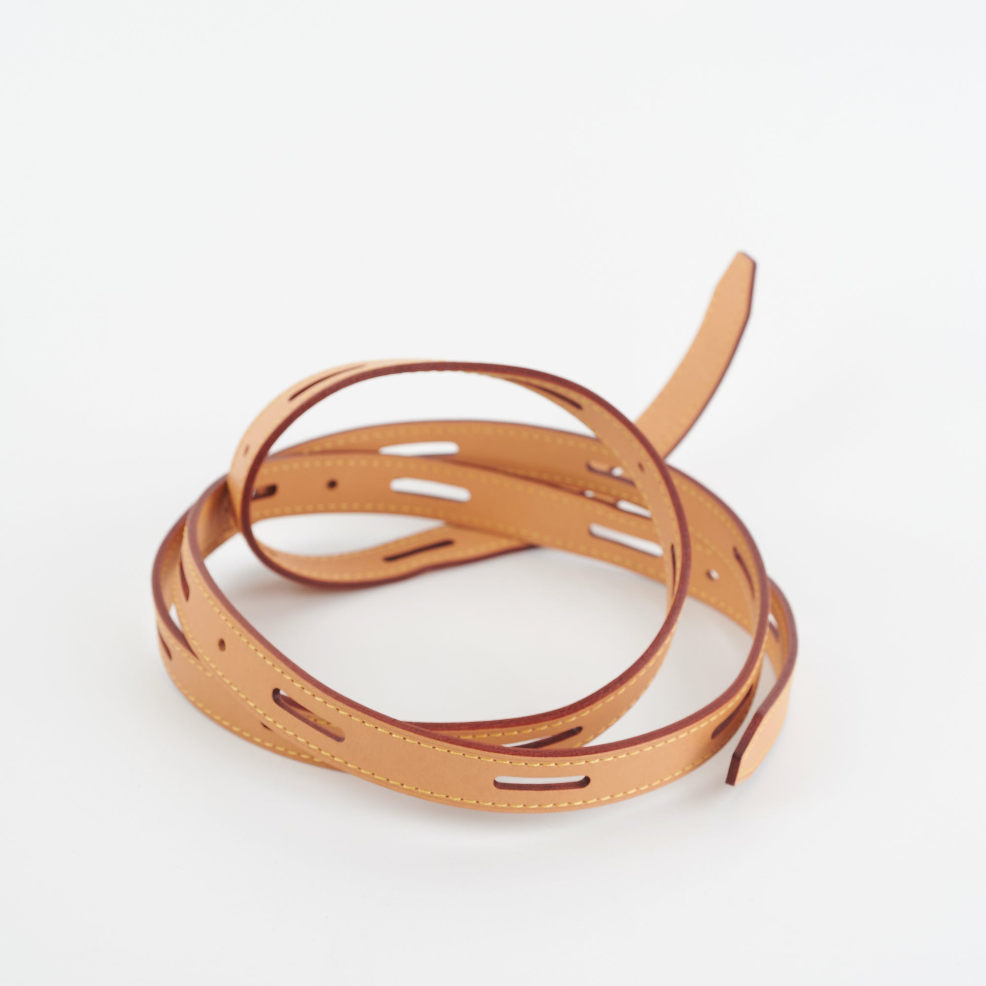 ITEM 29 - Louis Vuitton Boite Chapeau Souple MM Monogram