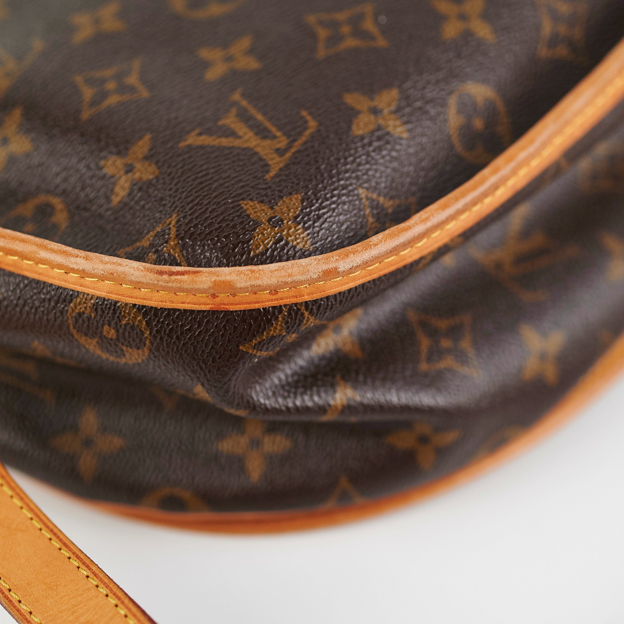 Louis Vuitton Menilmontant MM Monogram