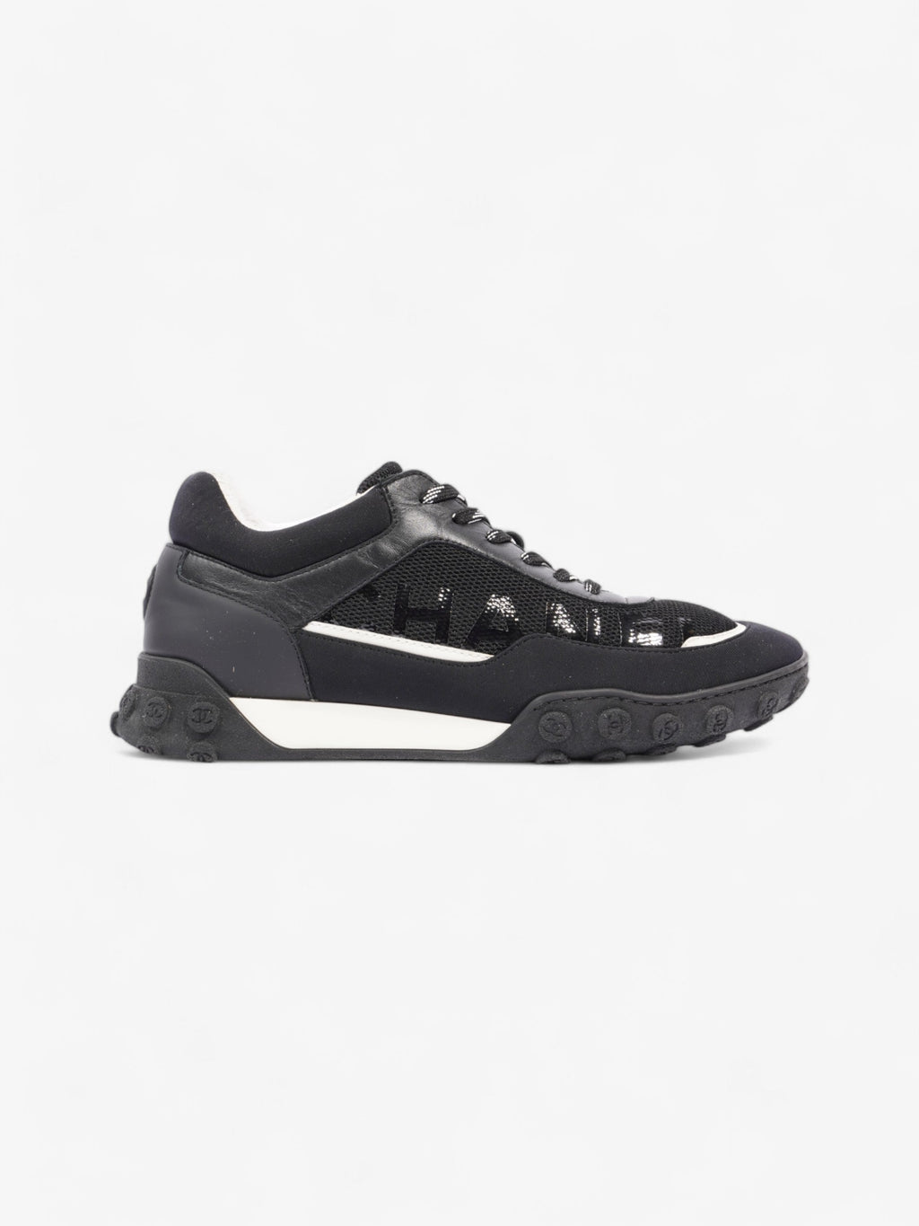 Chanel Low Top Sneaker Black / White Mesh EU 41 UK 8