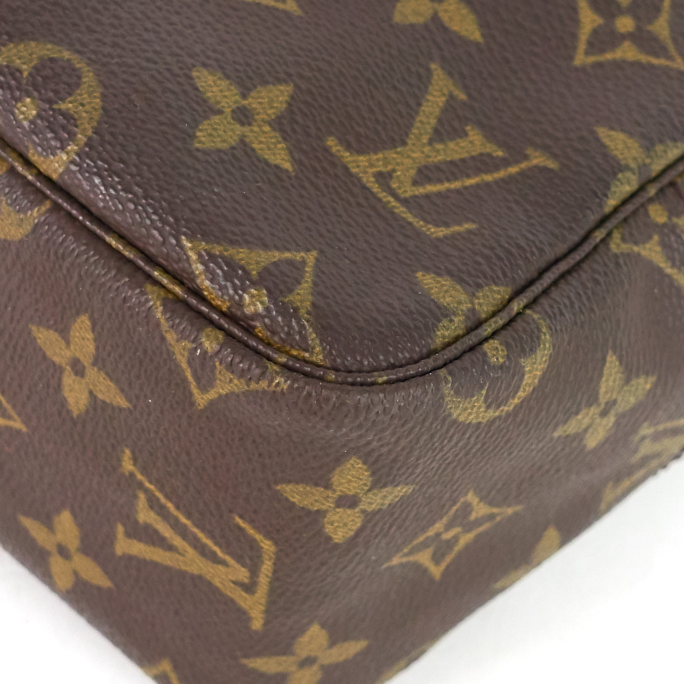 Louis Vuitto Trousse Toilette 28 Monogram Canvas Bag