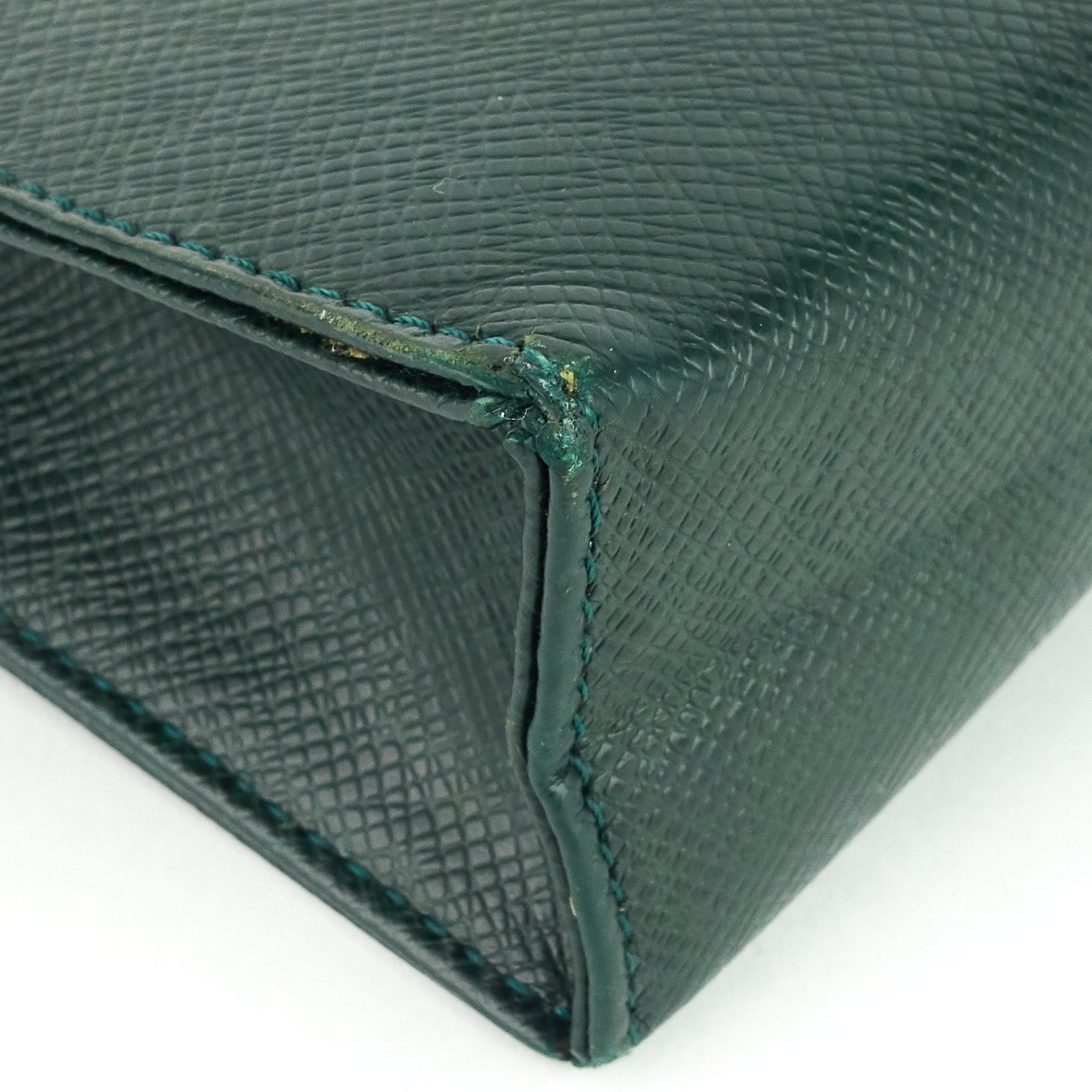 Louis Vuitto Toiletry 26 Epicea Taiga Leather Pouch