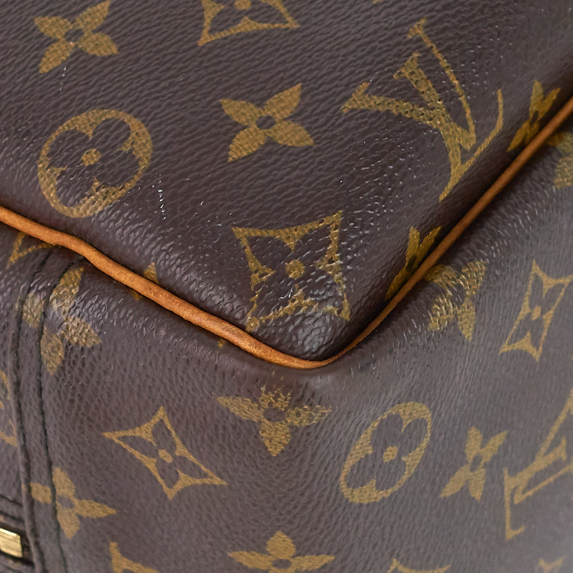 Louis Vuitto Deauville Monogram Canvas Bag