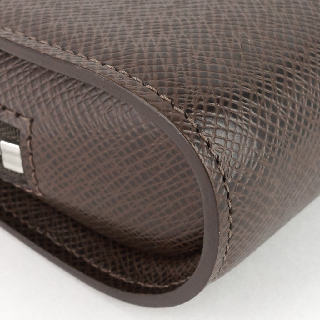 Louis Vuitto Pochette Baikal Grizzli Taiga Leather Bag
