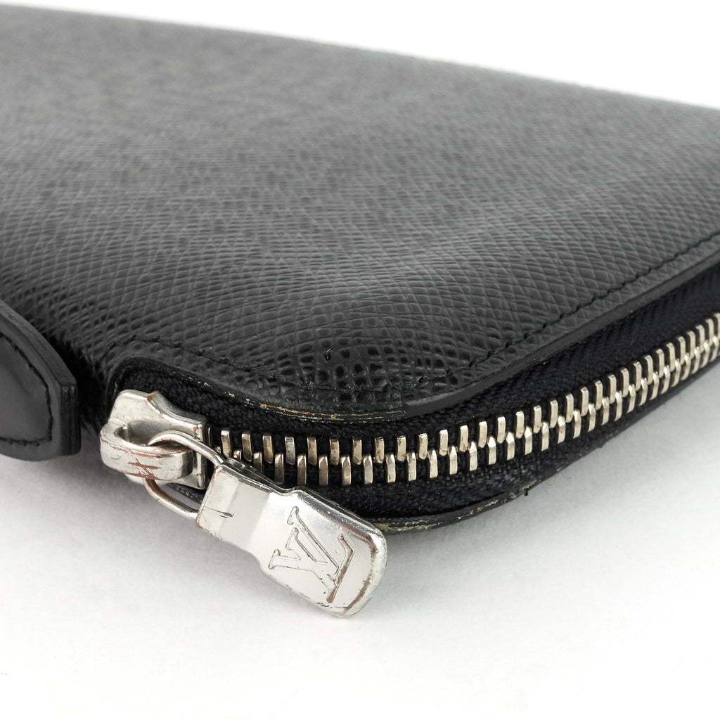 Louis Vuitto Atoll Taiga Leather Travel Organizer Bag