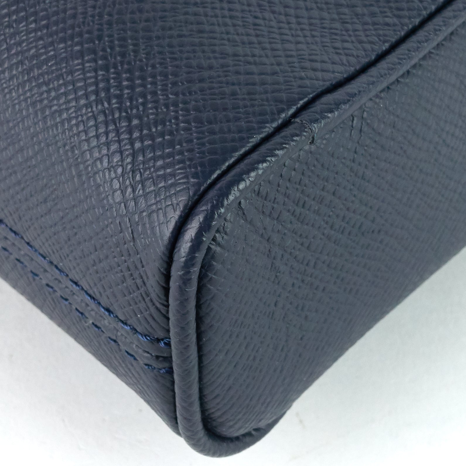 Louis Vuitto Alex PM Taiga Leather Messenger Bag