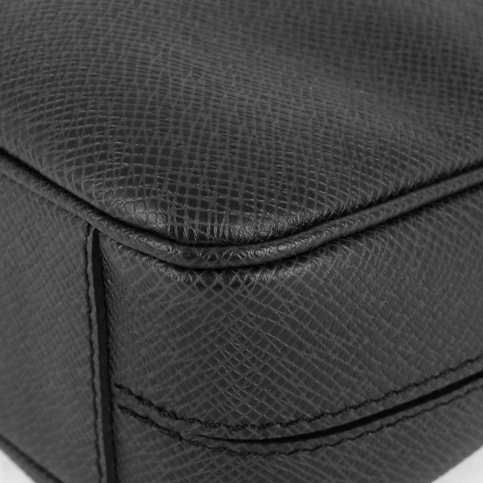 Louis Vuitto Porte-Documents Voyage PM Taiga Leather Briefcase Bag