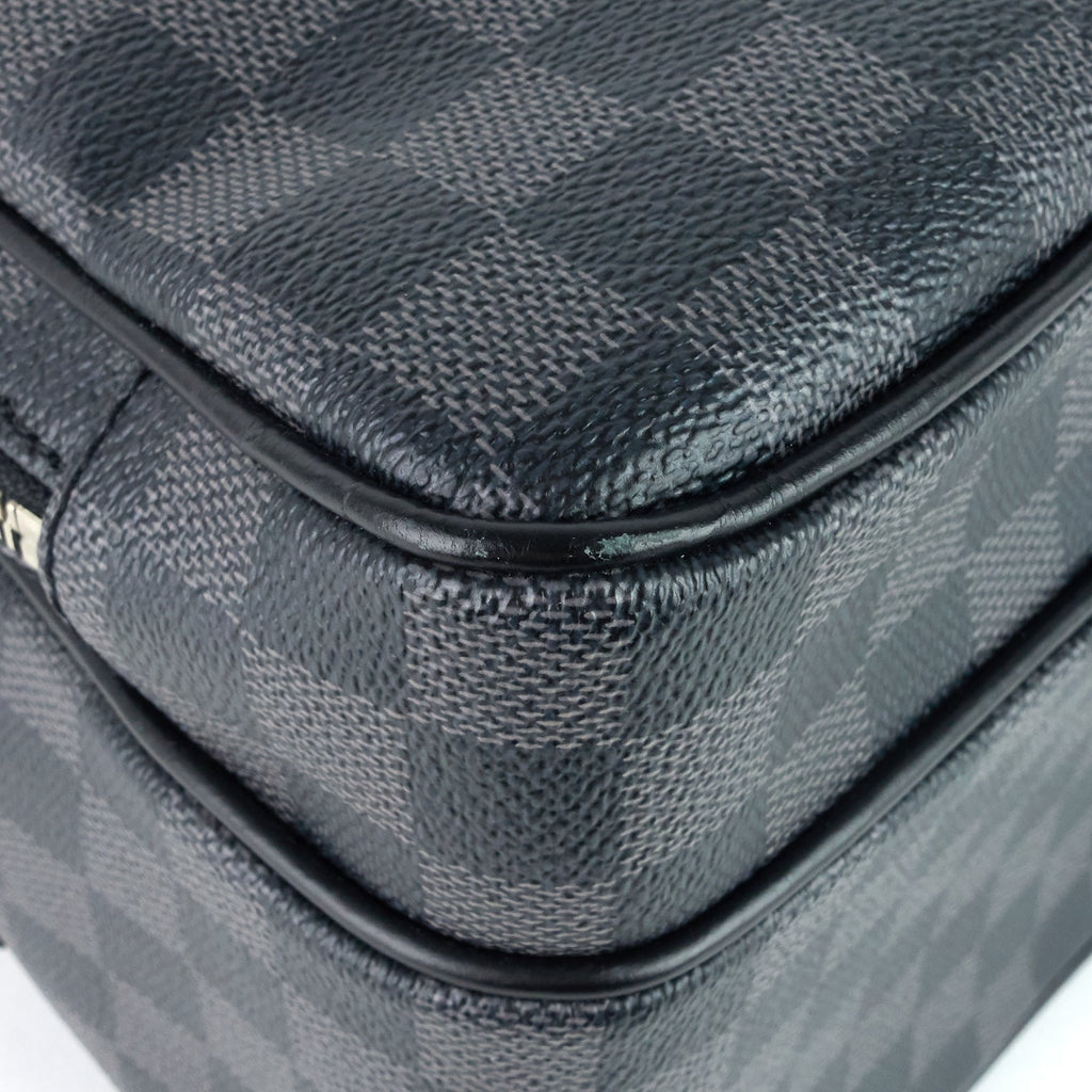 Louis Vuitto Leoh Damier Graphite Canvas Messenger Bag