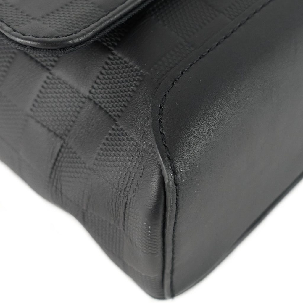 Louis Vuitto District Damier Infini Leather Messenger MM Bag