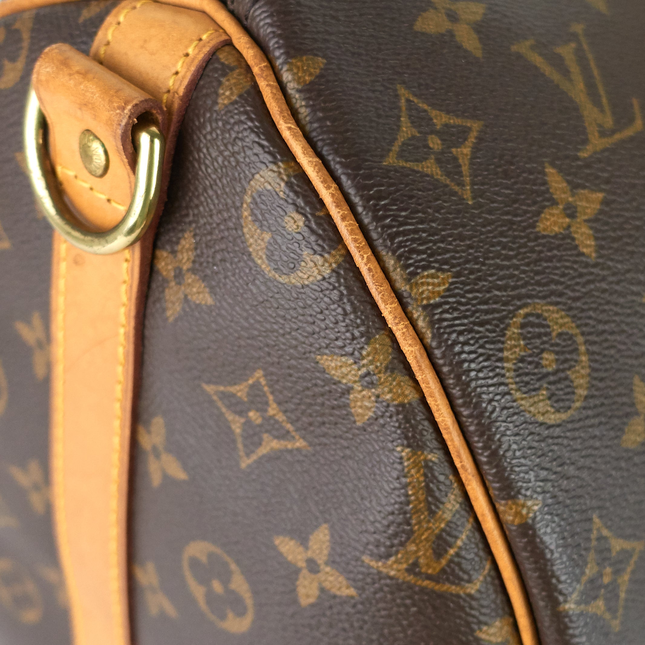 Louis Vuitto Keepall 50 BandouliÃ¨re Monogram Canvas Bag