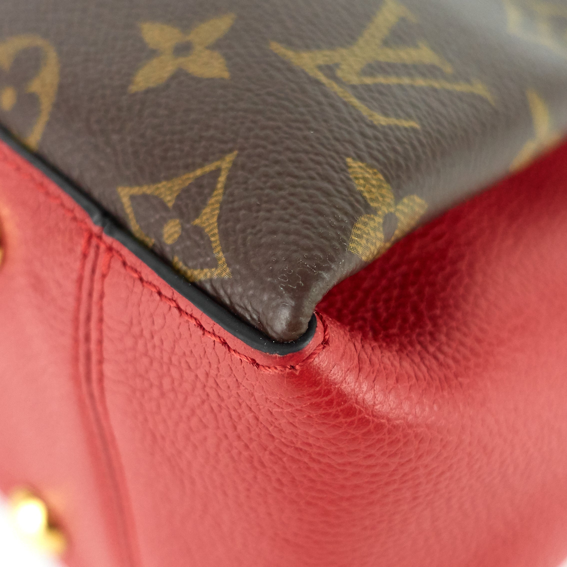 Louis Vuitto SurÃ¨ne MM Monogram Canvas and Calfskin Leather Tote Bag