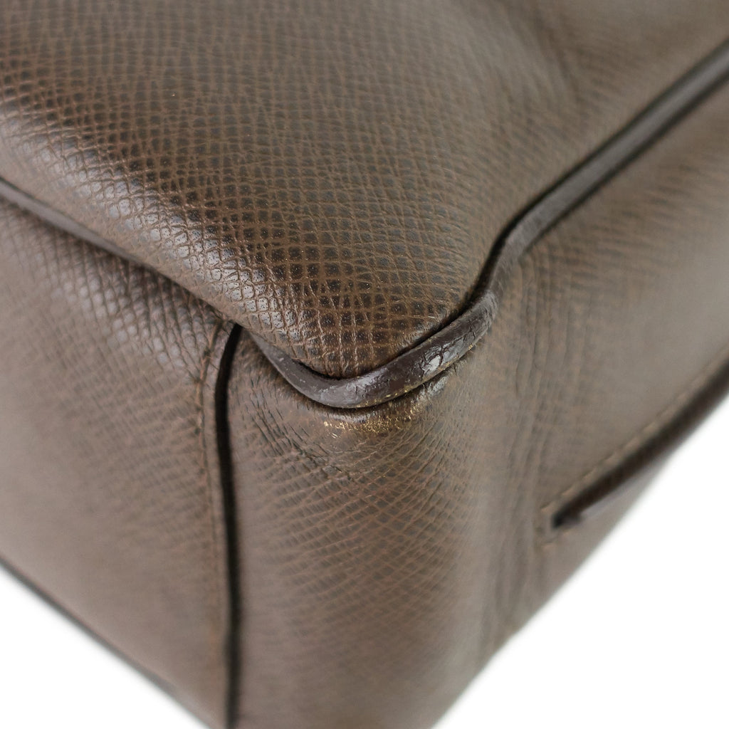 Louis Vuitto Roman MM Taiga Leather Messenger Bag