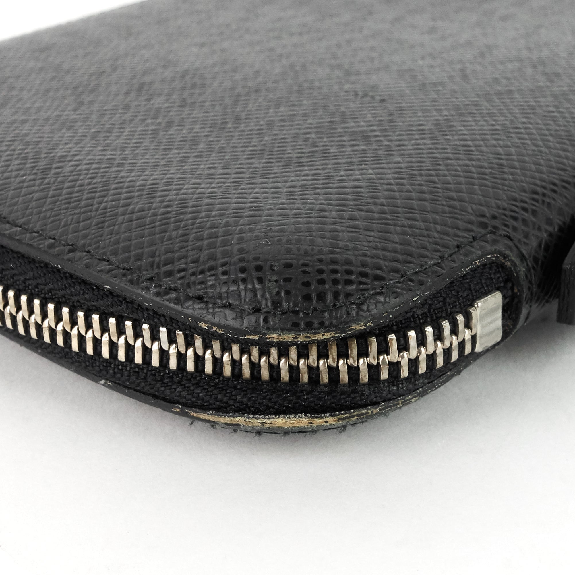 Louis Vuitto Atoll Taiga Leather Travel Organizer Bag