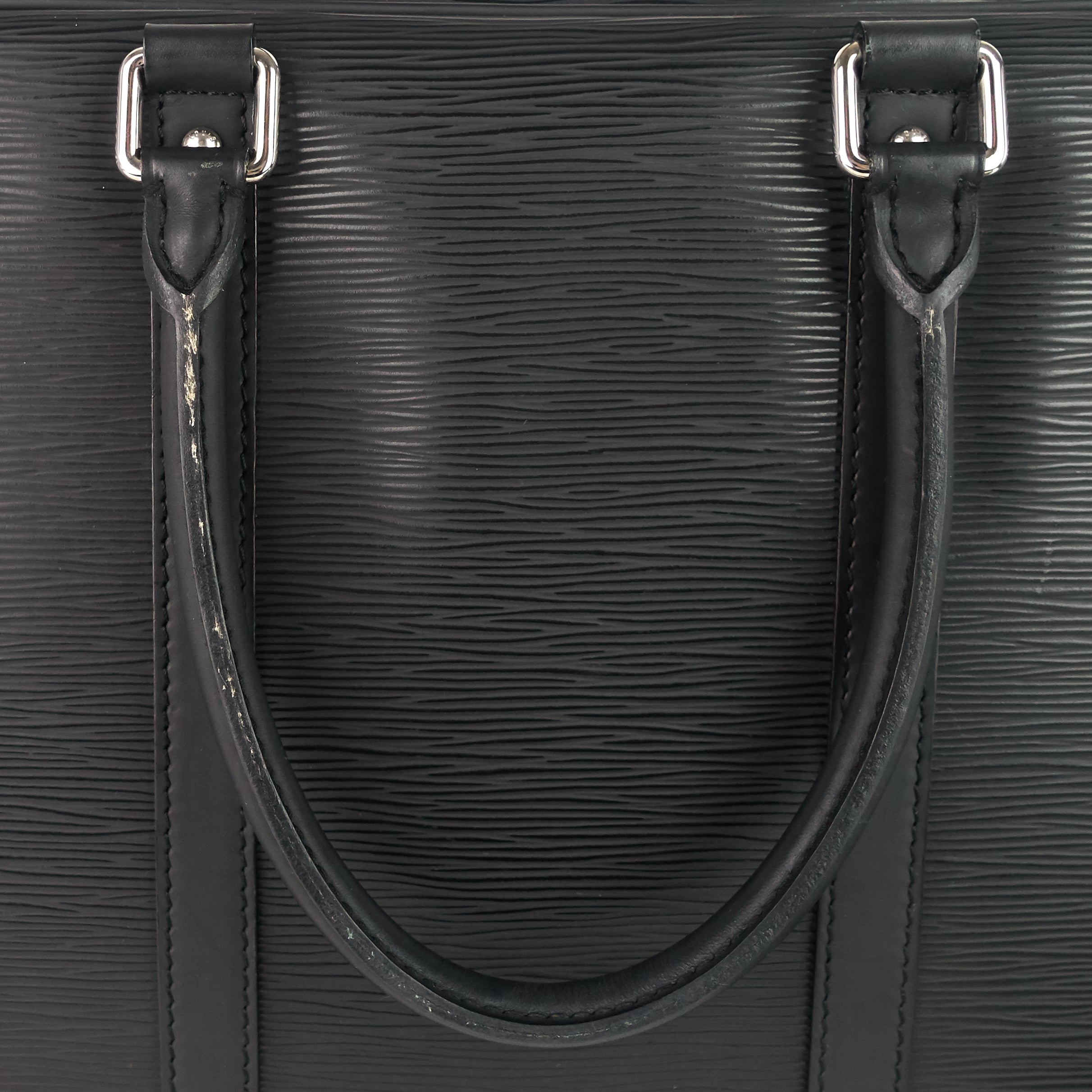 Louis Vuitto Sirius 45 Black Epi Leather Case