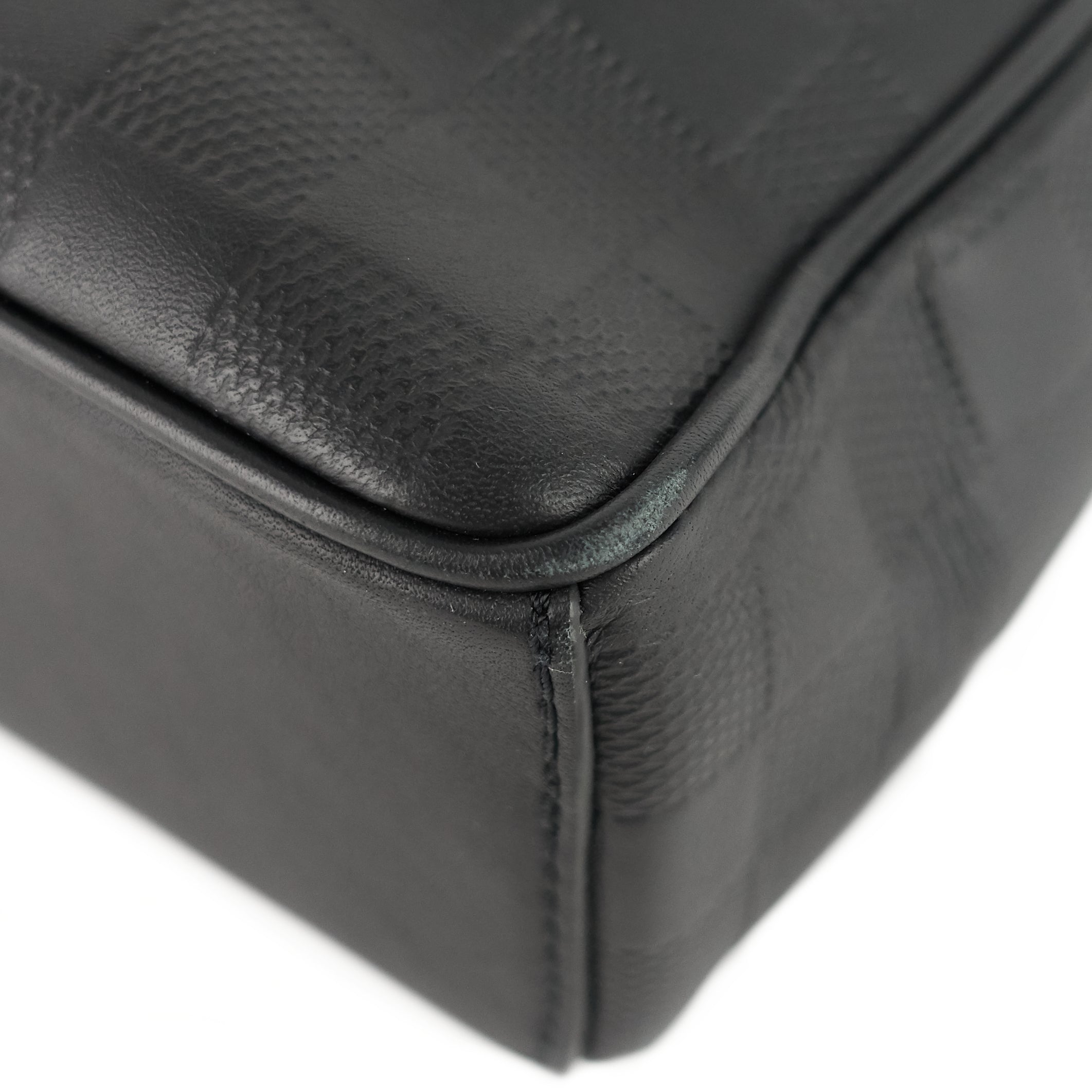 Louis Vuitto District Damier Infini Leather Messenger MM Bag