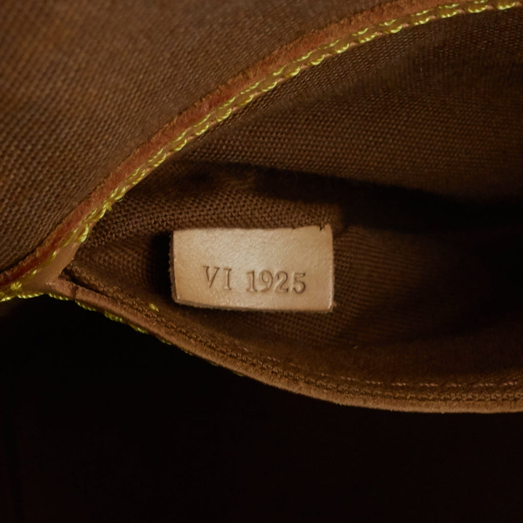 Louis Vuitto Alma PM Monogram Canvas Handbag