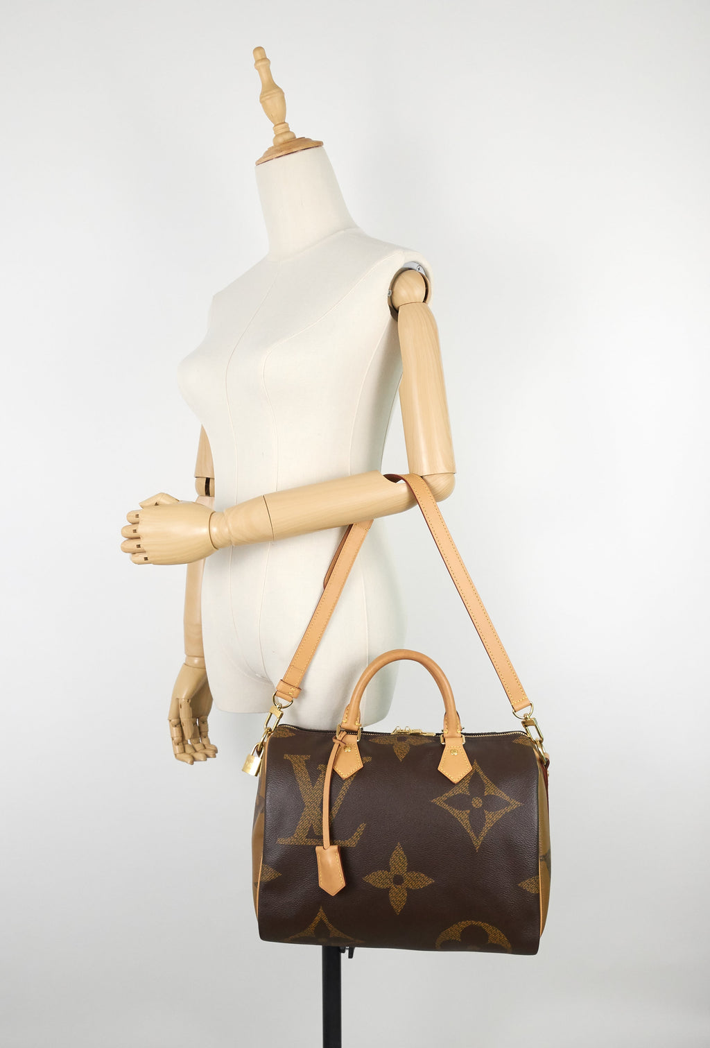 Louis Vuitto Speedy BandouliÃ¨re 30 Monogram Giant Reverse Canvas Bag