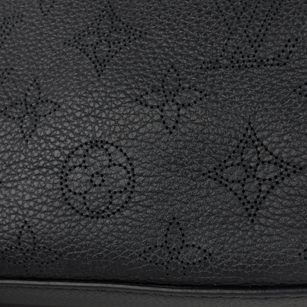 Louis Vuitto Beaubourg MM Mahina Leather Hobo Bag