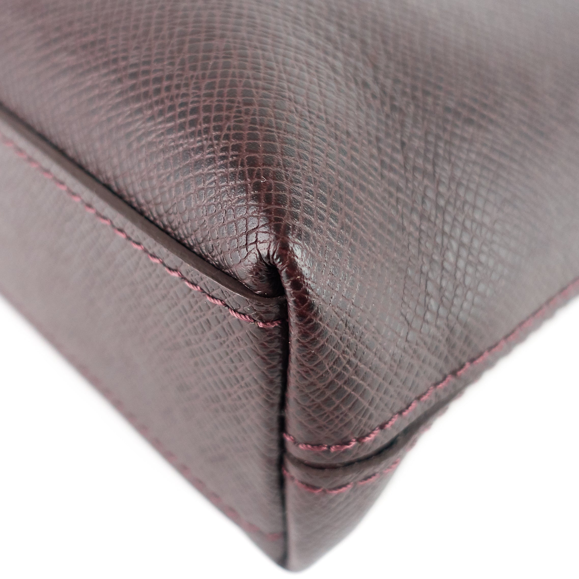 Louis Vuitto Anton Taiga Leather Soft Briefcase Bag