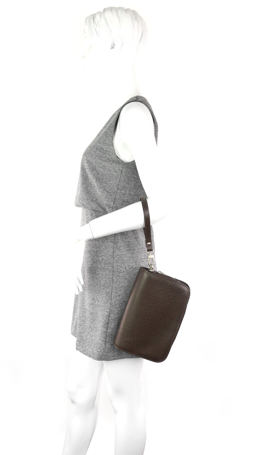 Louis Vuitto Pochette Baikal Grizzli Taiga Leather Bag