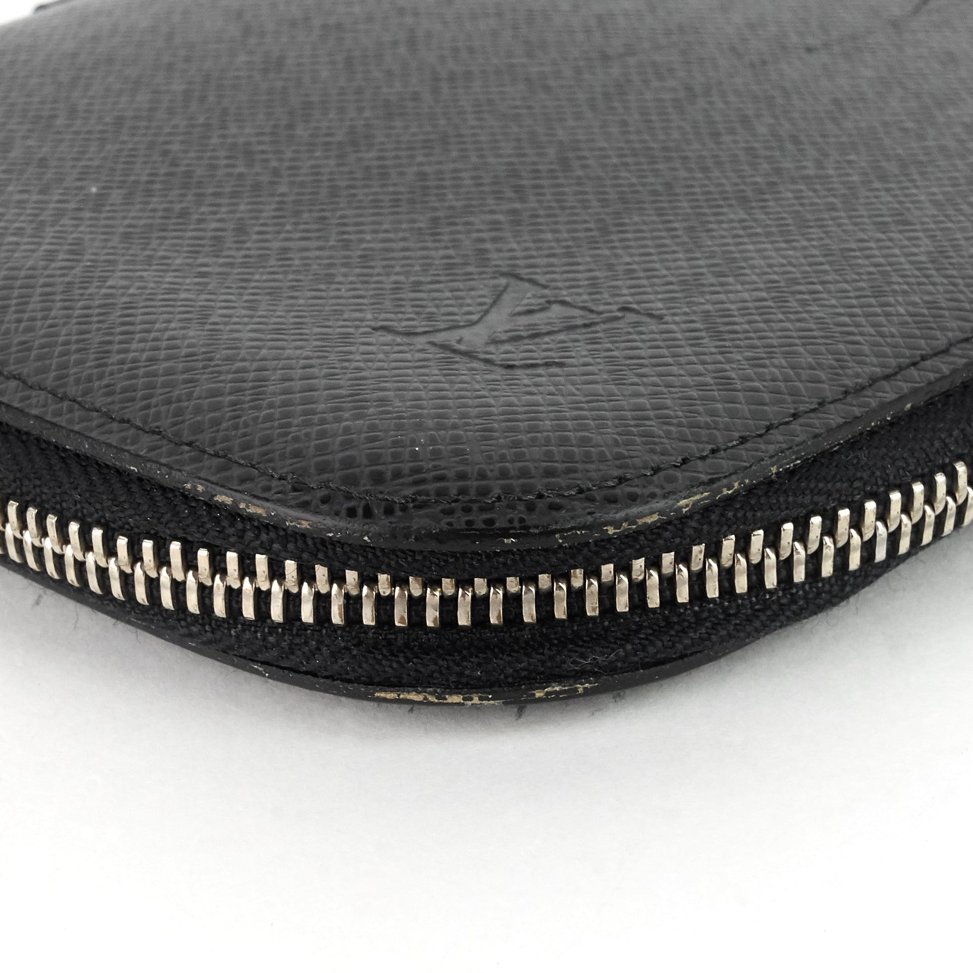 Louis Vuitto Atoll Taiga Leather Travel Organizer Bag
