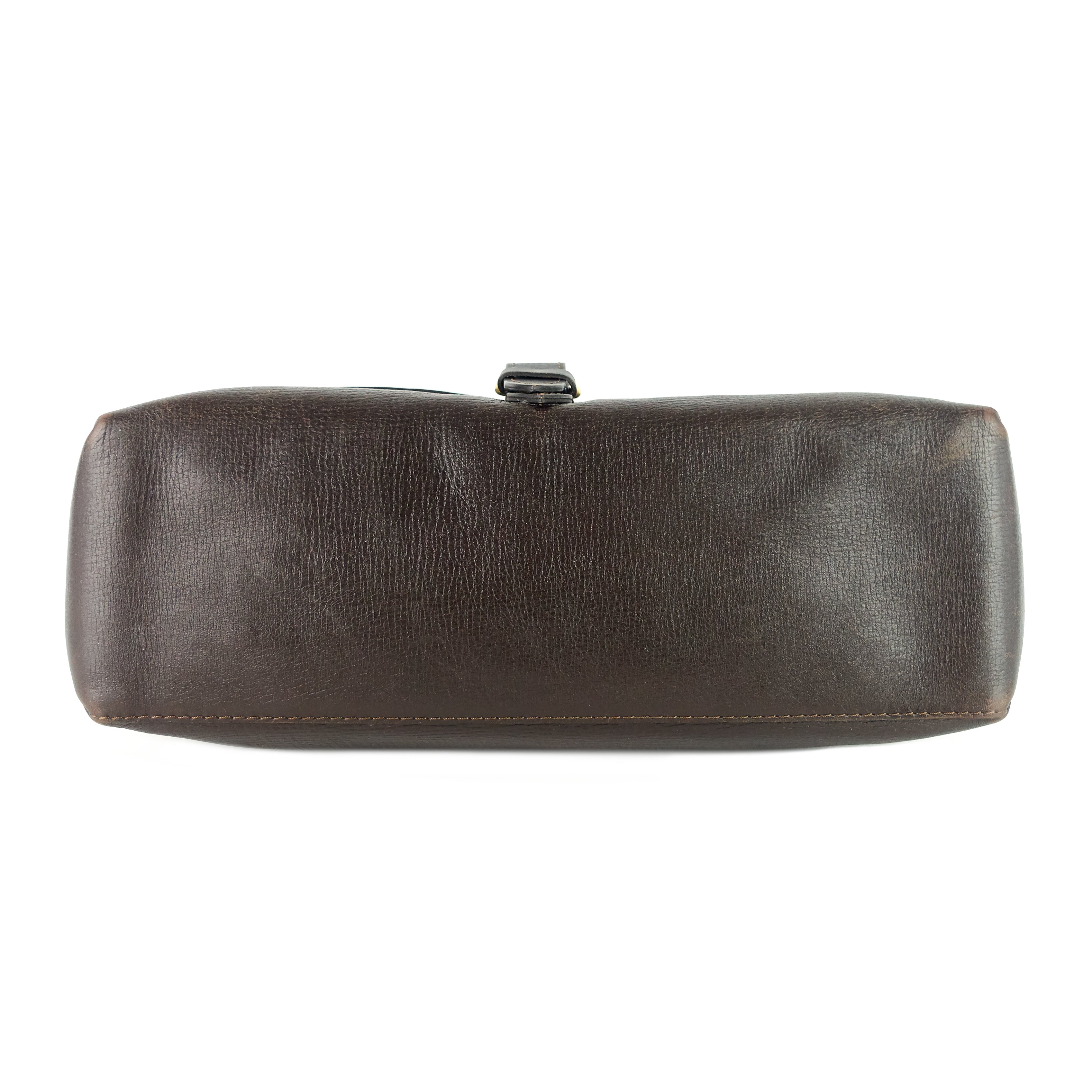 Louis Vuitto Omaha Utah Leather Messenger Bag