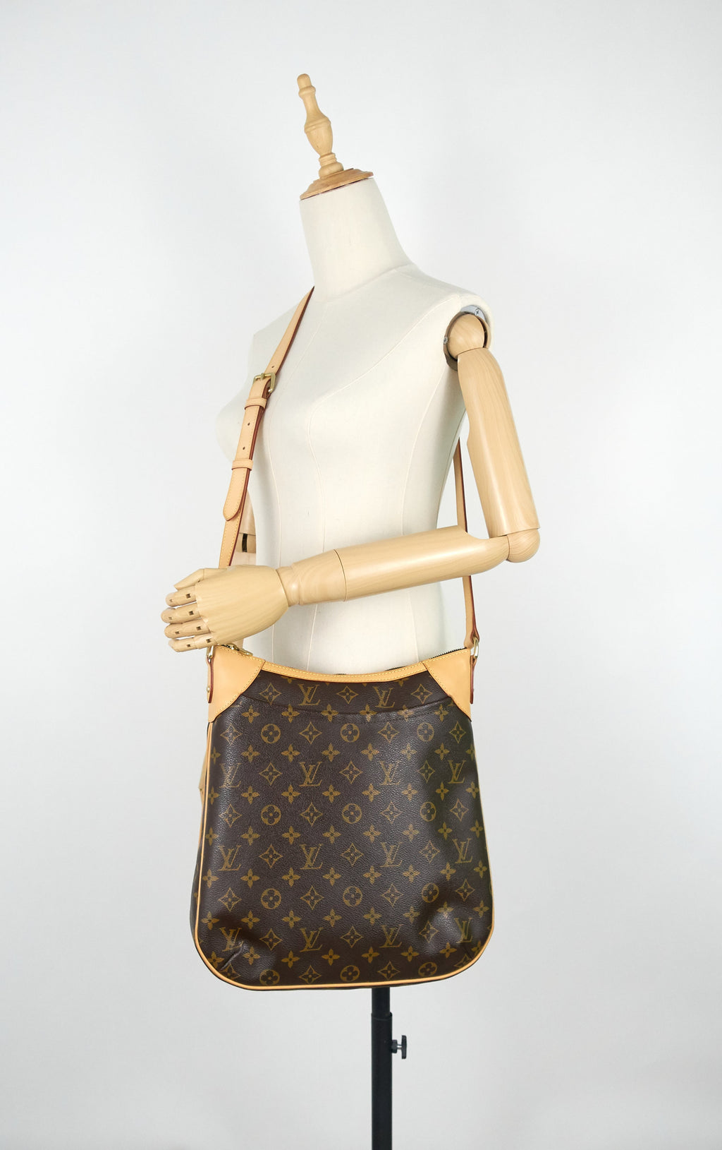 Louis Vuitto Odeon MM Monogram Canvas Bag