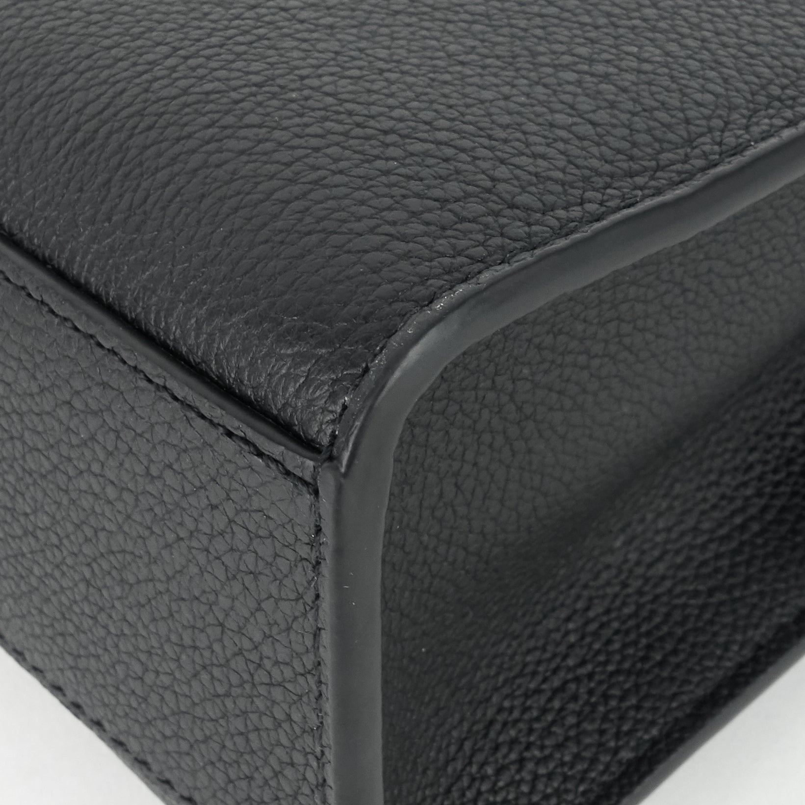 Louis Vuitto MyLockMe Calfskin Leather Chain Bag