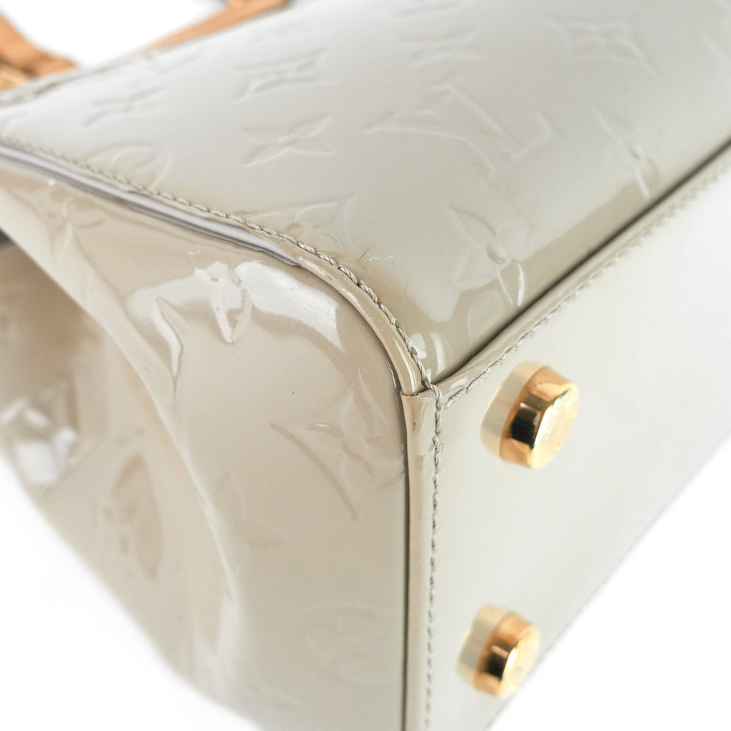 Louis Vuitto Brea MM Beige Poudre Monogram Vernis Leather Bag