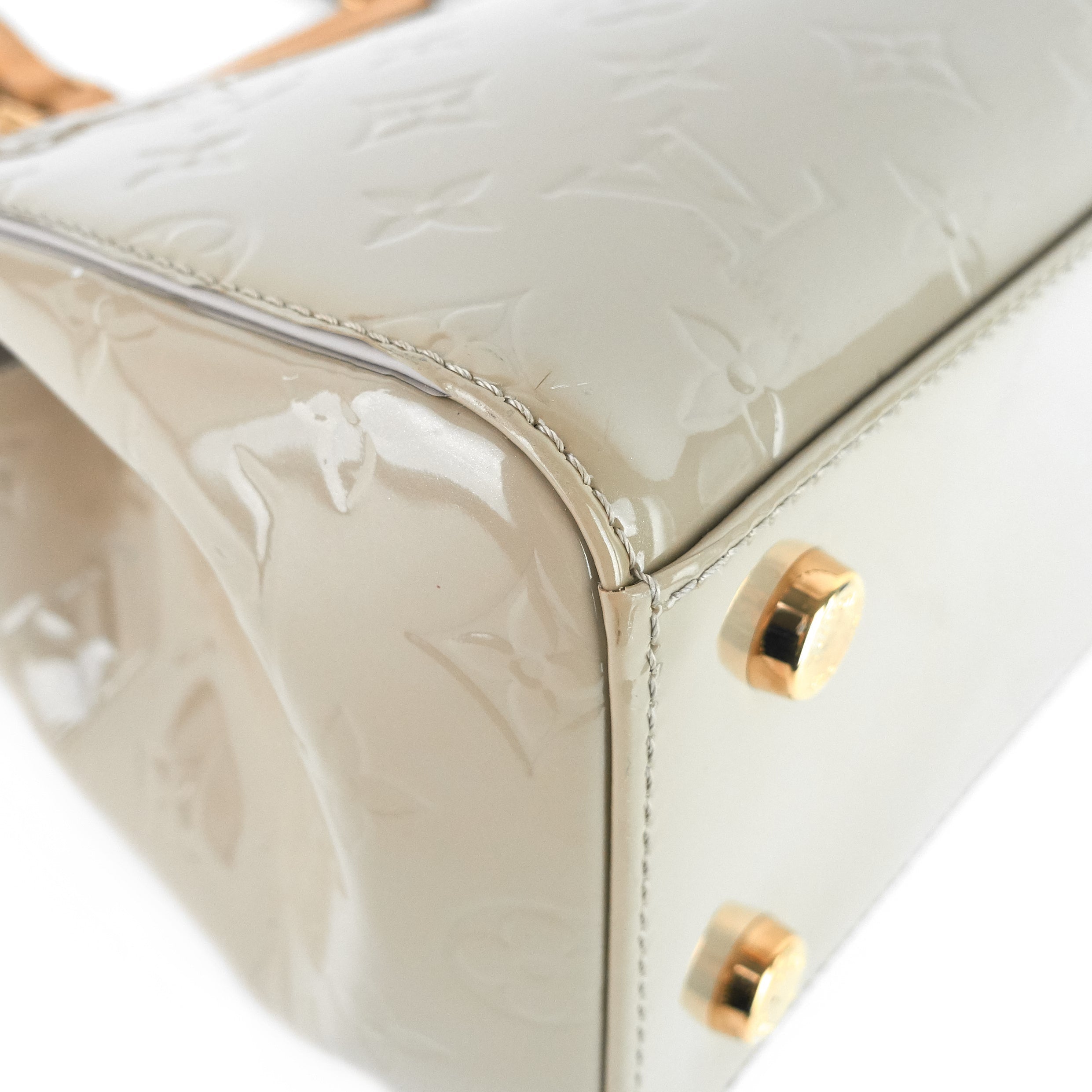 Louis Vuitto Brea MM Beige Poudre Monogram Vernis Leather Bag