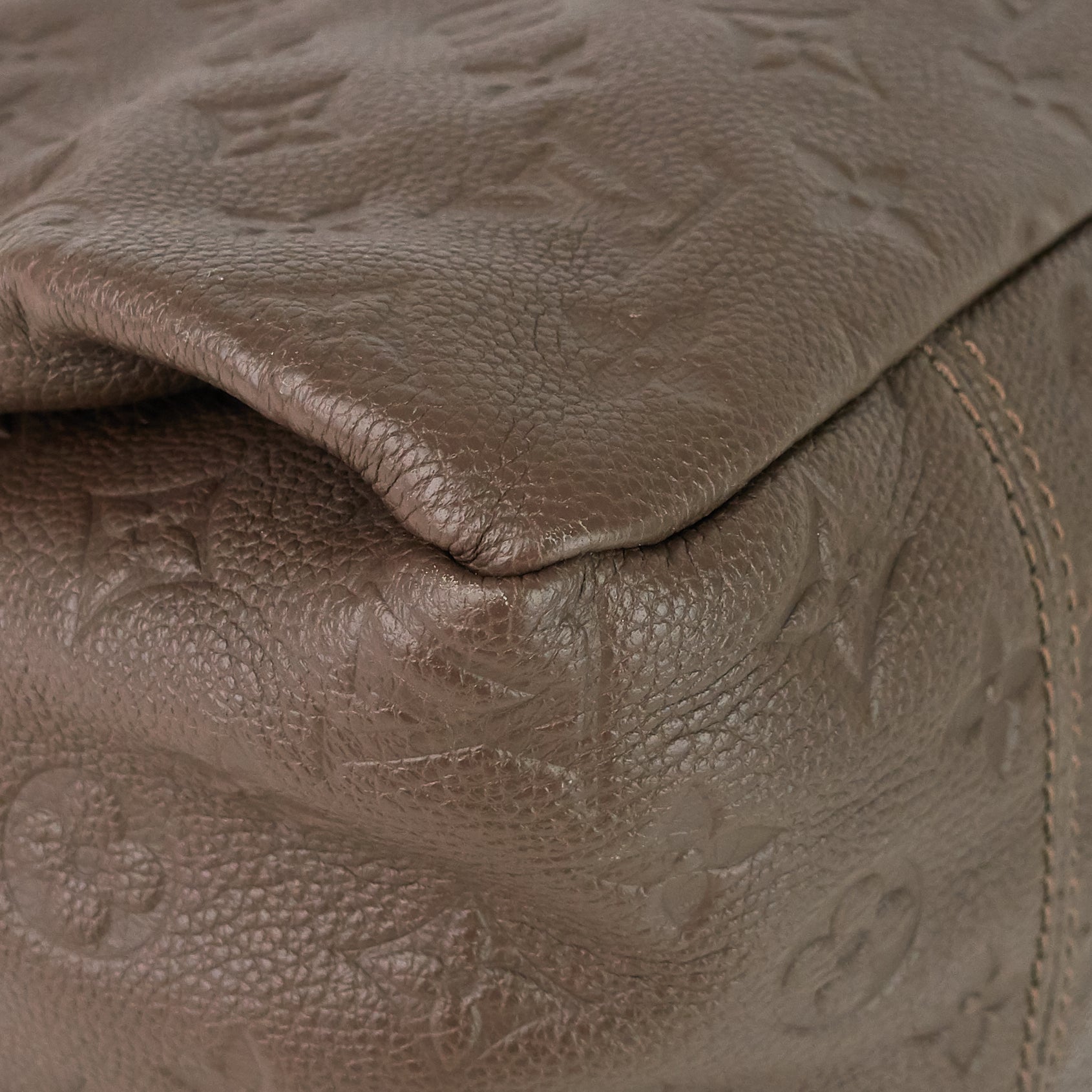 Louis Vuitto Artsy MM Monogram Empreinte Leather Handbag